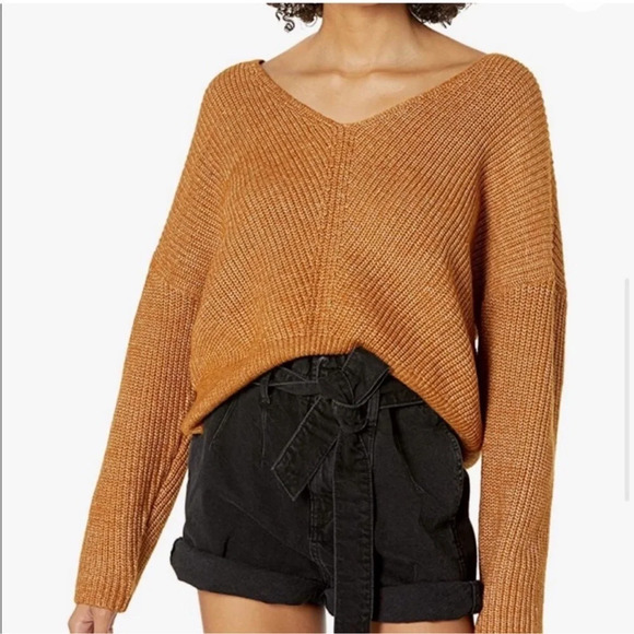 ✨BILLABONG It’s Me Sweater size small - Picture 1 of 11